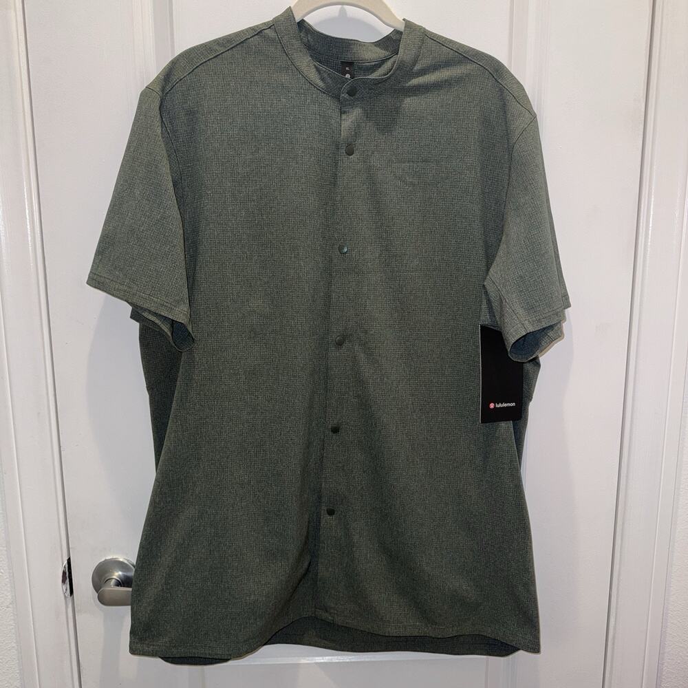 Lululemon Airing Easy Short Sleeve Shirt Mens XL Grey Sage Athleisure